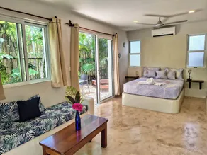 Hotel & Suites Oasis Bacalar \"Suite Piña\" - Image 5