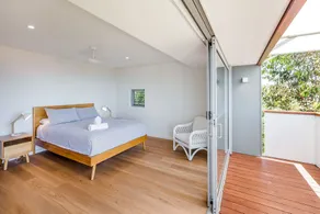 Shore House Eagle Bay - Panoramic Ocean Views - Image 4