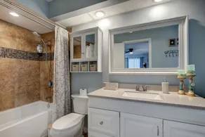 Cozy, Close to downtown Lake View home. - Image 2