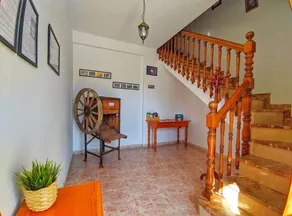 'El Rancho Grande' Apartment with Balcony and Mountain Views - Image 2