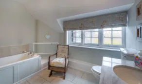 Magnificent country house near Goodwood - Image 2
