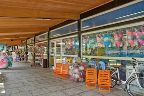 Shaded Retreat by the Beach - Image 4