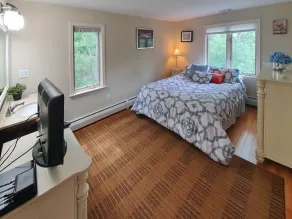 COMMUNAUTÉ PRIVÉE, 4000SF DE TRI-NIVEAU, 5 BDRM, AC CENTRAL, DOCK ASSOCIATION / TENNI - Image 5
