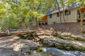 Trout Stream Resort Home & Guest Cabin / Pavillon und Wasserfälle in Rumbling Bald - Image 5