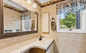 Great location in Bolton Landing - Image 2
