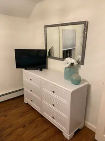 Large updated house just steps from the beach - Image 3