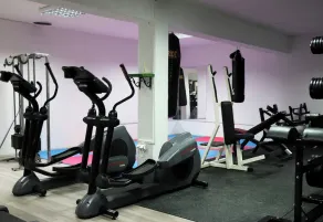 Casa de férias exclusiva para 8 pessoas com piscina, sauna e academia - Image 3