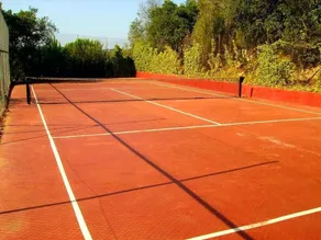 Spacious villa sleeps 20, swimming pool, tennis court, mini-golf course, garden, barbecue,... - Image 2