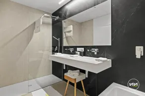 Sunrise | Beachfront apartment with Pool,Sauna & Gym in Torremolinos - Image 2
