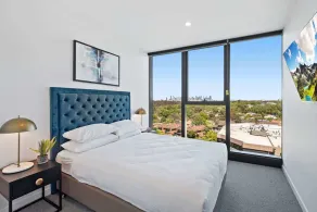 Stunning 1-Bed with City Views and Amenities - Image 4