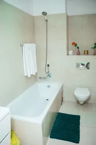 Luxury 3 Bed Apartment in Ridge - Image 5