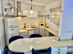 Stunning View Seaside 1-Bed Apartment in Saronida - Image 3