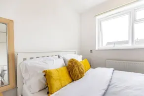 Modernised 2 Bed House Close to City Centre - Image 3
