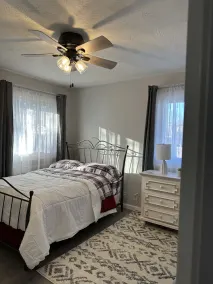 Newly Renovated 2 Bed 2 Bath Home - Image 5