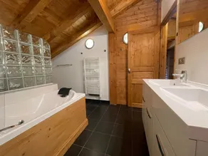 Chalet spacieux avec vue panoramique et confort familial - Image 3