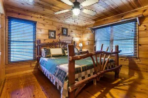 Luksus REALOG Cabin-Noisy Trout Creek-Great MTN / Valley Views-WIFI-FirePit-Arcade - Image 5