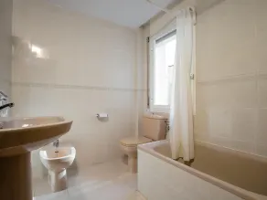 Seafront Penthouse for 6 with Terrace and Shared Pool - Image 2