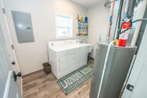 KING Master En-Suite- BRAND NEW Home- Buffalo's Best Kept Secret! - Image 3