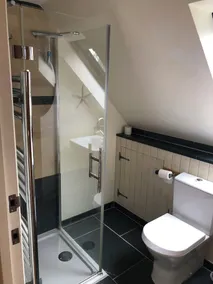 Moderno apartamento de planta abierta En los motivos de granero maravillosamente renovado. - Image 3