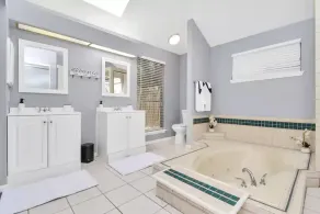 The Sleek Escape * Zen Courtyard * Artsy Backyard * Close to City & Attractions - Image 3