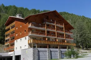 Piscine + Local à Ski| Appart proche de la Station - Image 4