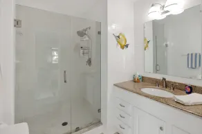 Luxury Water Front, Heated Pool & Jacuzzi, 5br  - Image 2
