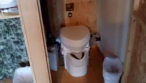 Kabine mit einem Schlafzimmer mit Innentoilette und Stand-up-Dachboden. - Image 2