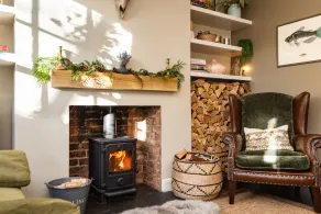 Beautiful Georgian Cottage tucked away in central village location. - Image 2