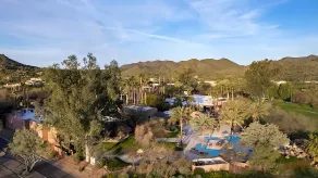 A Place You'll Surely Enjoy! Outdoor Pool, Full Kitchen, Free Parking! - Image 4