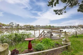 Lovely Home On the Water within Walking Distance Of Town - Image 2