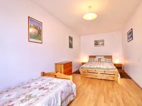 Spacious and quiet with private garden - Parking included, pets allowed - Image 5