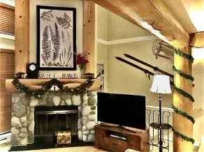 Walking Distance To Ski Lifts And Trails. Free Netflix, IPTV, Crave, Amazon PM - Image 4