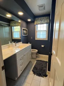 Beautiful, spacious and quiet house in the heart of Moline. - Image 5