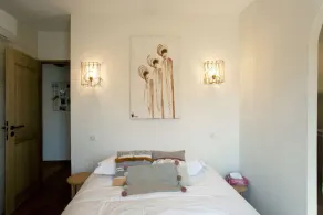 Arkitekthus i provencalsk landsbycentrum med opvarmet pool - Image 4