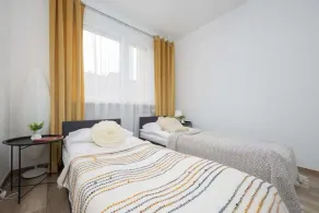 Functional Apartment | Balcony, Close to Airport, Place to Work - Image 5