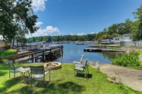 Lake Murray Paradise ~ Lake Front Upstairs Home w / Peninsula Lake Views! - Image 3