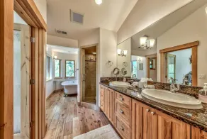 MK486- Large Hot Tub, Close To Casinos and Beach - Image 3