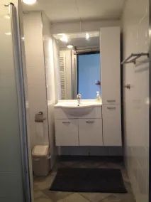 Pequena casa de campo, à direita no lago, senhorio privado, em área de conservação - Image 5