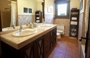 Pedrina hus med pool - WIFI - Image 4