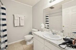 Near Zoo/Museum | 55\" TV | King 🛏| W/D|Free🅿️| Pet✅ - Image 3