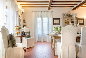 Villa Alberta, Panoramic 4 Bedrooms Farmhouse with Private Pool in Lucca close to Town Centre - Image 4