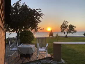 Hansen Shores on Sunset Point - 300 Ft Shoreline - Full Kitchen/sleeps 9 - Image 5