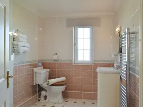 2 bedroom accommodation in Cosheston near Pembroke - Image 3