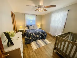 Lake Views, steps to Lake! Two story home, professionally decorated! Sleeps 6!  - Image 5