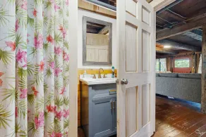 Quintessential lakefront home with woodstove, beach access, dock & washer/dryer - Image 4