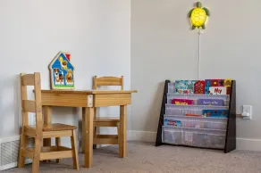 3 Bedroom Sage House with AC, Driveway Parking, King Bed & More - Image 2