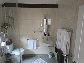 Willow Cottage,, Experience the North Downs in fully accessible comfort. - Image 2