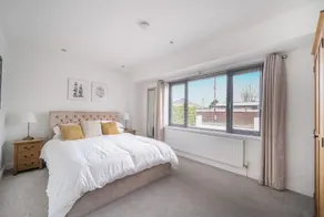 Lymington 1-bed Apt, Sleeps 3 With Parking - Image 3