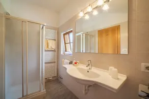 Apartment \"Texelblick Rainegg\" with Mountain View, Wi-Fi, Garden & Balcony - Image 2