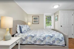 Awesome location downtown. Walk to the beach, marginal way - Image 5